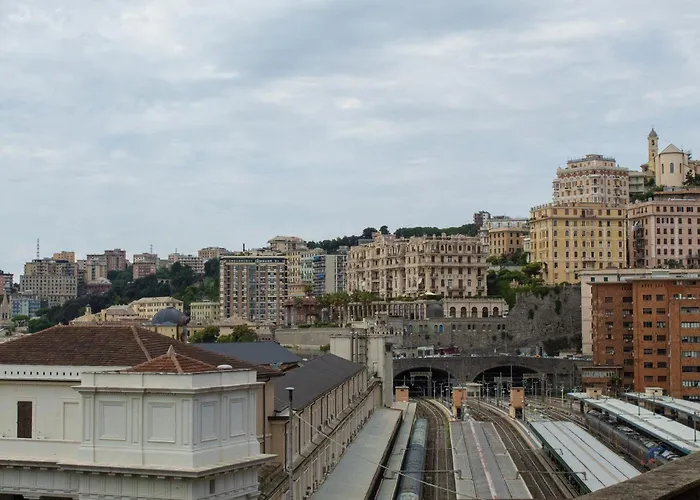 Accoglienti Stazione Piazza Principe - 5 Min Treni Crociere Πανσιόν 3*