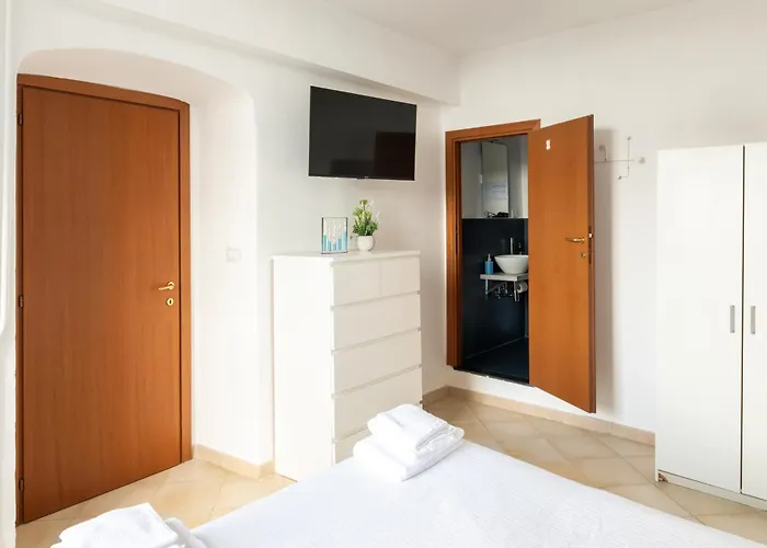 Accoglienti Stazione Piazza Principe - 5 Min Treni Crociere جنوة